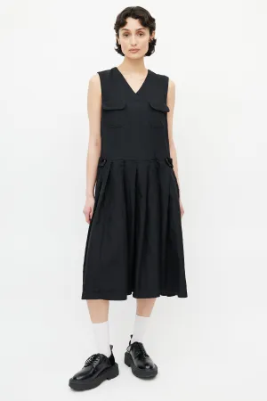 Black Pleated Sleeveless Dress