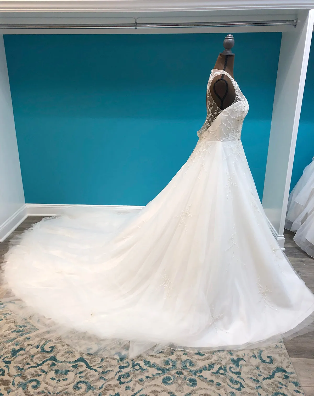 Justin Alexander Signature 9900 Wedding Dress Sample