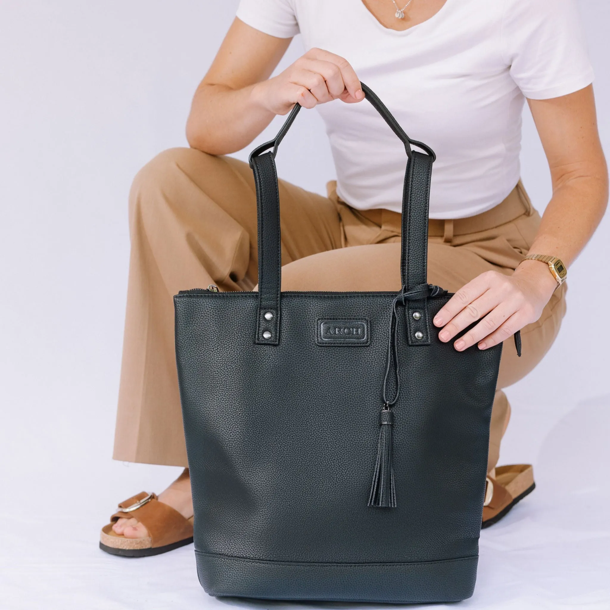 The MINI Luxe Arch Bag - Vegan Black